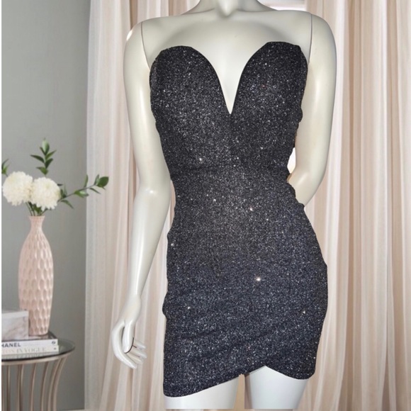 Windsor Size M | Silver Glitter  Strapless Mini Dress ( NEW WITH TAGS ) - Picture 16 of 16